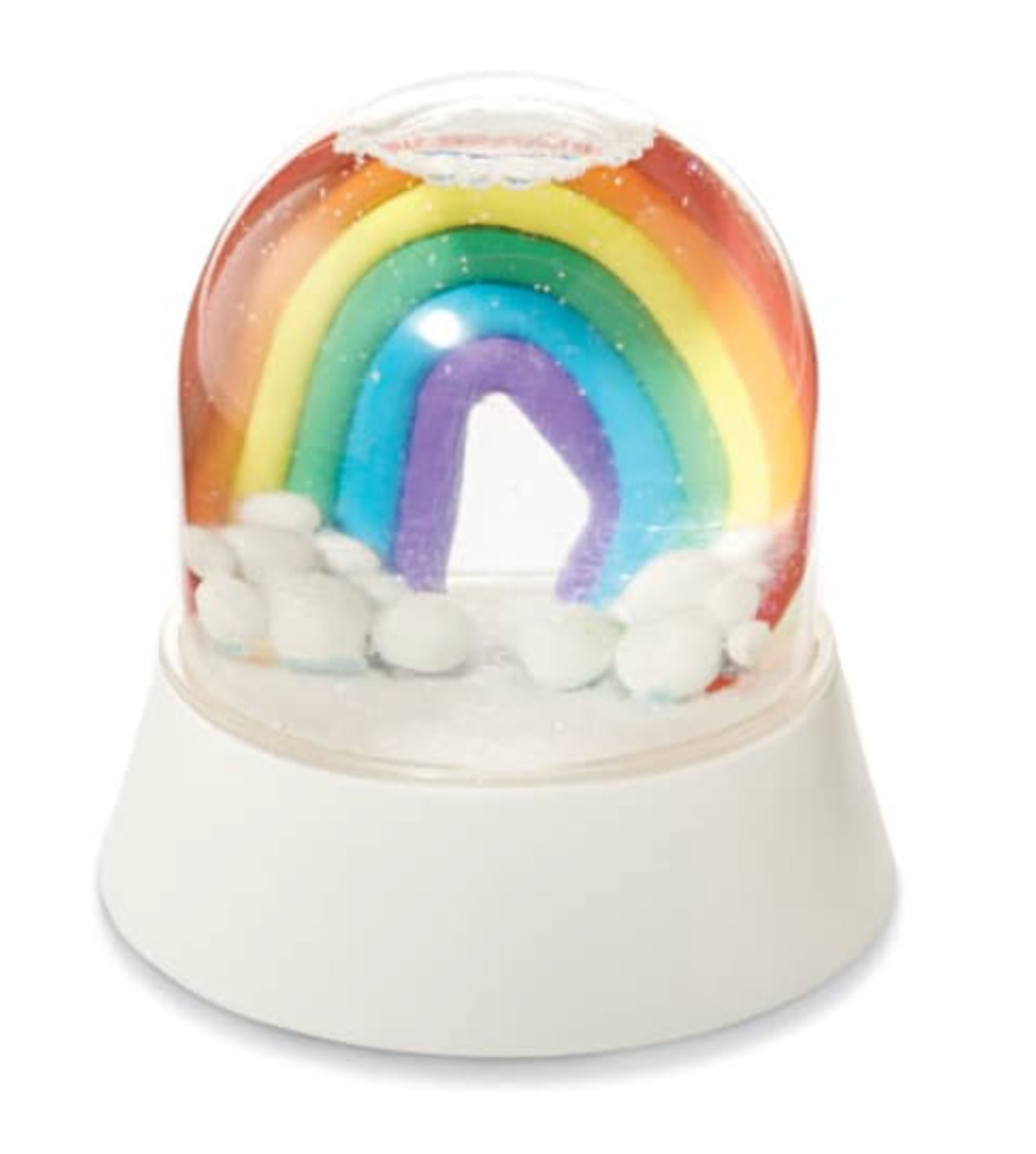MAKE YOUR OWN SNOW GLOBE